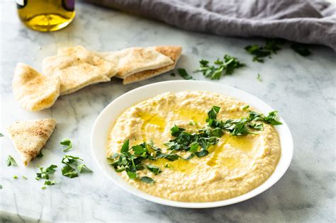 Easy Hummus With Tahini and Lemon Recipe