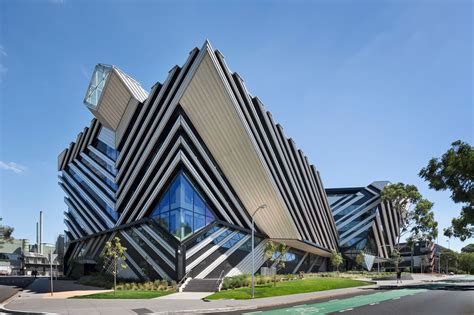 9ANCW - Monash University