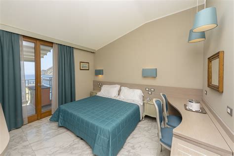 Browse the gallery of the Hotel Porto Roca in Monterosso al Mare