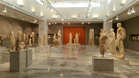 HERAKLION ARCHAEOLOGICAL MUSEUM (1 HOUR) http://cretelimotours.com ...