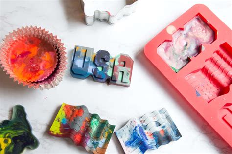 How To Melt Crayons In The Oven - Crafty Art Ideas