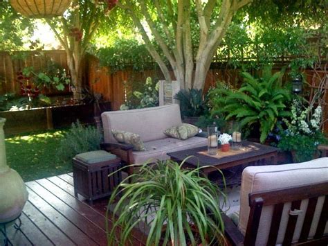 Quiet Corner:Small Urban Garden Design Ideas - Quiet Corner