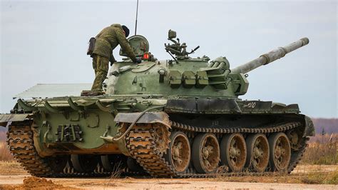 Russia Sends Obsolete Tanks to Battle in Ukraine Amid Staggering Artillery Losses - The Moscow Times