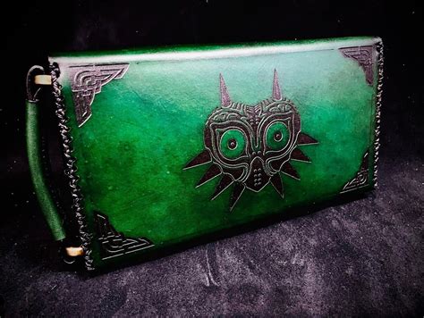 [OC] Zelda themed Nintendo switch case by Ian from SkinzNHydez : r/zelda