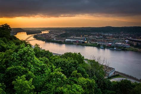 How Wide is the Ohio River at Its Widest Point? - AZ Animals