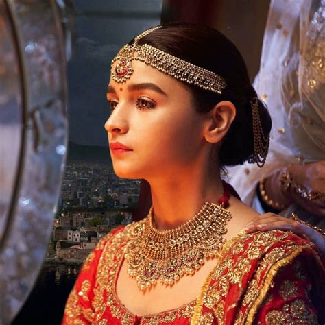 #kalank 😍 | Alia bhatt, Alia bhatt photoshoot, Bridal jewellery indian