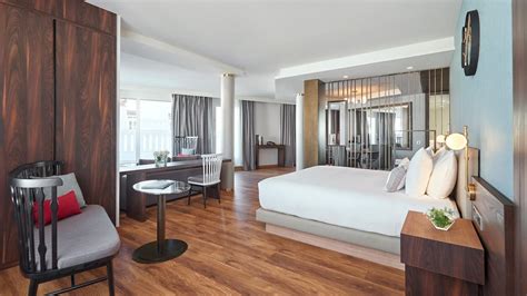 Hyatt Centric Gran Via Madrid | Located in the heart of Madrid