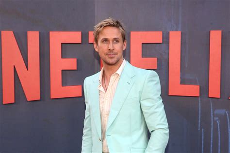 Ryan Gosling in Gucci at THE GRAY MAN World Premiere | 15 Minute News