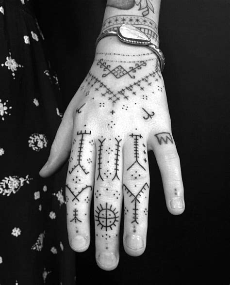 Les 43 meilleures images du tableau Berber tattoo sur Pinterest ...