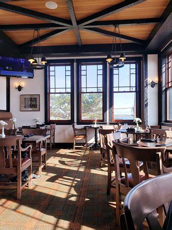 THE SNUG PUB, Victoria - Updated 2022 Restaurant Reviews, Menu & Prices ...