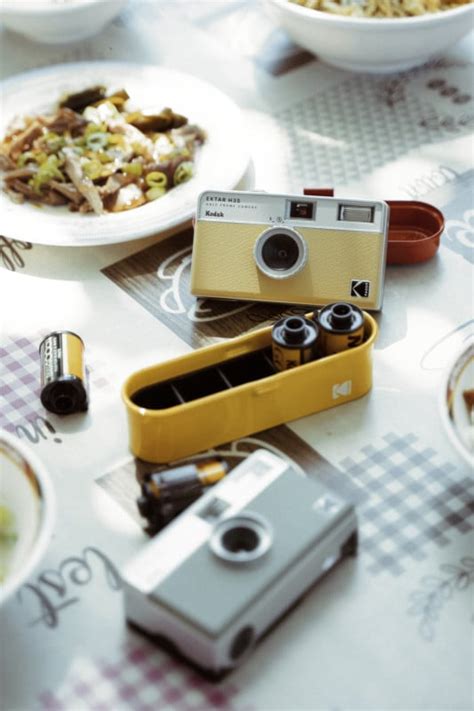 The Kodak Ektar H35 Shoots Two Photos Per Frame of 35mm Film | PetaPixel