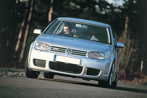 Volkswagen Golf R32 review | Auto Express