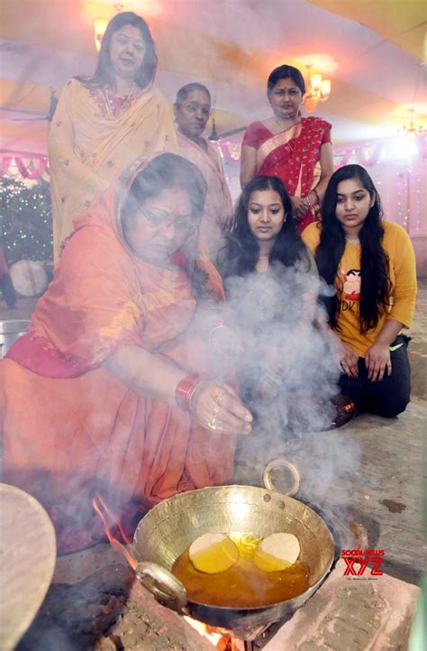 Patna: Chhath Puja celebrations (Batch - 2) #Gallery - Social News XYZ