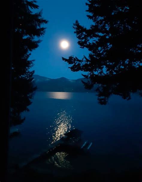 Pin by Lorna Voorhees on Nighttime Landscapes | Lake photography, Beautiful nature scenes, City ...