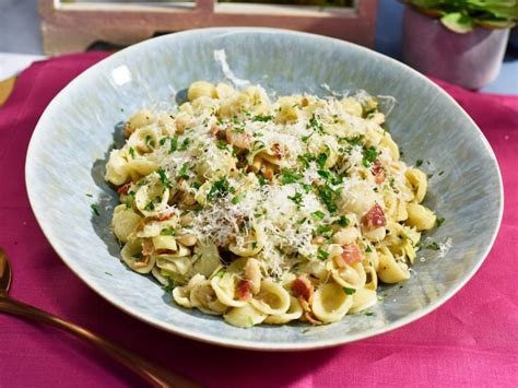 Pantry Pasta Recipe | Geoffrey Zakarian | Food Network