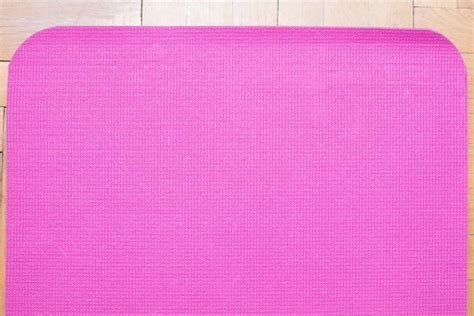 9 Different Yoga Mat Materials – Which One is Best for You? - Fitsri Yoga