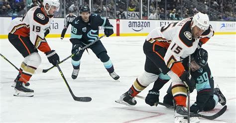 Ducks beat Kraken as Troy Terry extends NHL-leading streak - Los Angeles Times