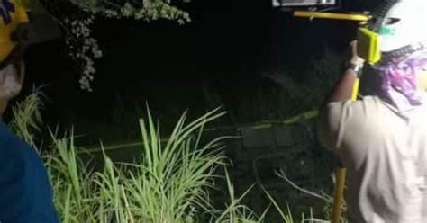 4 dead as bus falls off ravine in NegOcc | Philippine News Agency