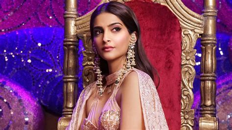 How to get Sonam Kapoor Ahuja’s sultry 'Veere Di Wedding' sangeet look | VOGUE India