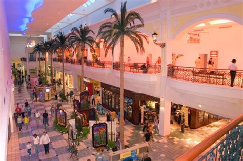 Mall Gallery | Plaza Las Américas | San Juan, Puerto Rico