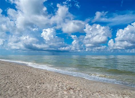 7 Best Beaches on Sanibel And Captiva Islands - Florida Trippers