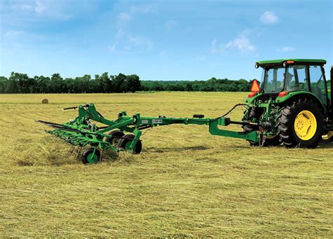 What Is a Hay Tedder & How Do You Select the Right Type? | Machinefinder