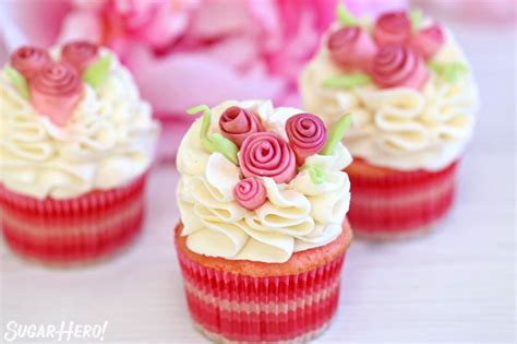 Easy Fondant Flower Cupcakes - SugarHero