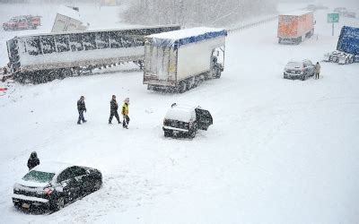 Northeast storm : Snowstorm brings dangerous travel - Canada Journal - News of the World