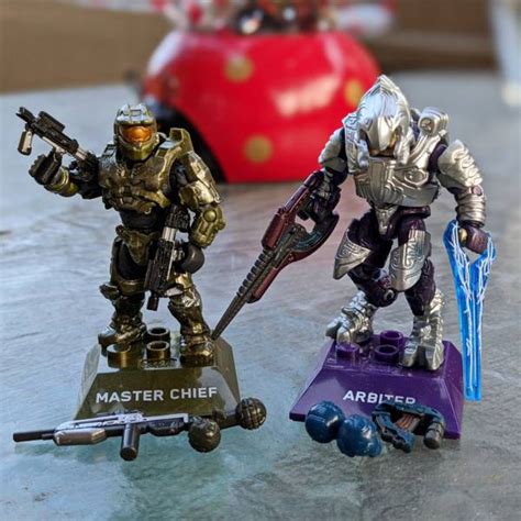 Share Project Master Chief vs Arbiter Pack and Predator Figure | MEGA ...