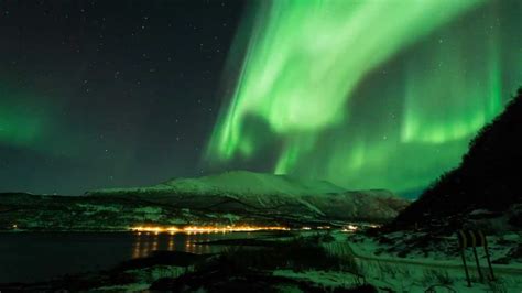 "Northern" Time-Lapse of the Aurora Borealis (HD) - YouTube