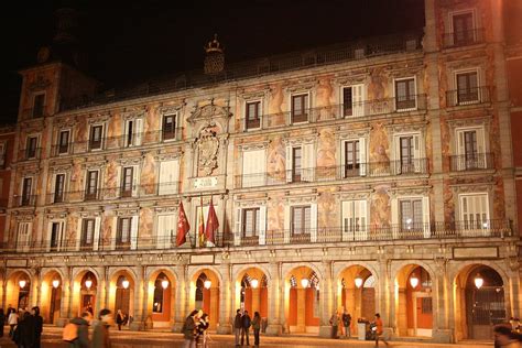 Plaza Mayor at Night | Plaza Mayor at Night (Madrid) See whe… | Flickr