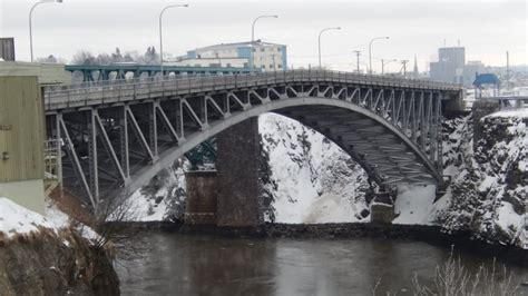 Group proposes barriers, signs at Reversing Falls Bridge | CBC News