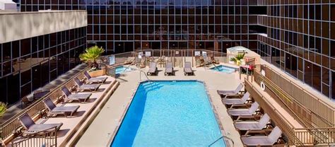 Hilton LAX Los Angeles Airport, Los Angeles : -46% during the day ...