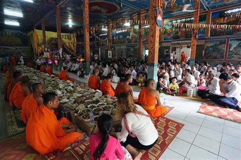 PFL - Pchum Ben Festival in Cambodia