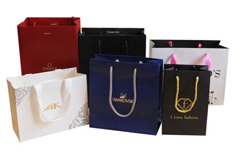 Custom logo printed luxury paper shopping bag, logo printed paper bag