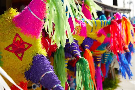 Conoce la historia de la piñata | Origen de la piñata, Piñatas, Piñata