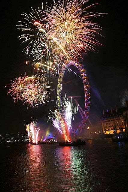 Fireworks by The London Eye | London fireworks, London landmarks ...