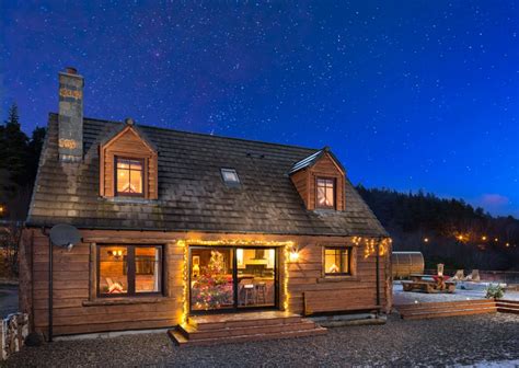 Snowy River Lodge | Log Cabin With Hot Tub | Aviemore