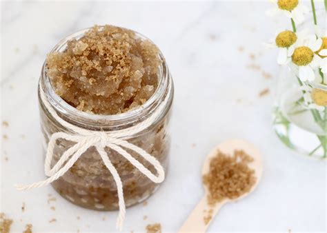 Fight dry skin with an easy, Brown Sugar Scrub Recipe! Brown sugar retains more moisture and ...