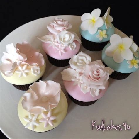 Fondant flower cupcake - Decorated Cake by Jen C - CakesDecor