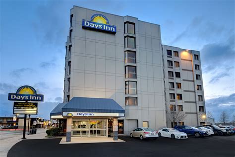 Days Inn by Wyndham Niagara Falls Near The Falls | Niagara Falls, ON Hotels