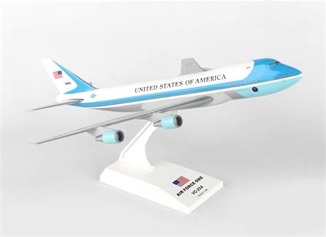 Daron SKR041 Air Force One Boeing 747-200 1/250 Skymarks Airplane Model ...