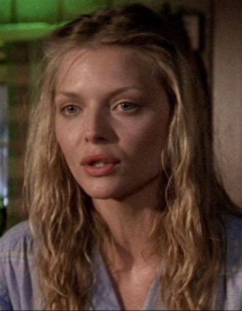 Michelle Pfeiffer as Sukie Ridgemont in the movie The Witches of Eastwick | Artistas, Cine, Dioses