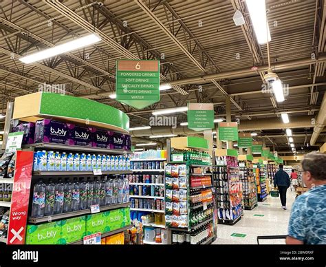 Grocery store interior signs hi-res stock photography and images - Alamy
