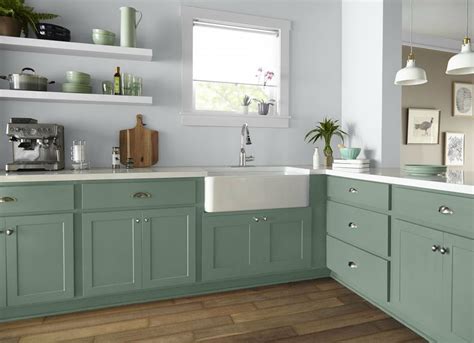 Anyone else not like the green kitchen cabinet trend? : interiordecorating