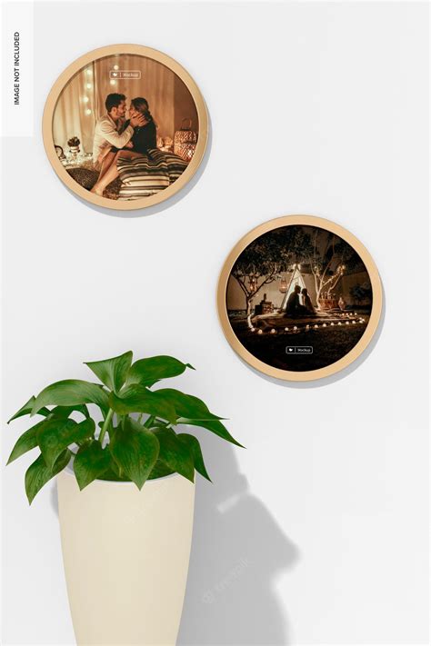 Premium PSD | Round metallic photo frames mockup, with plant pots