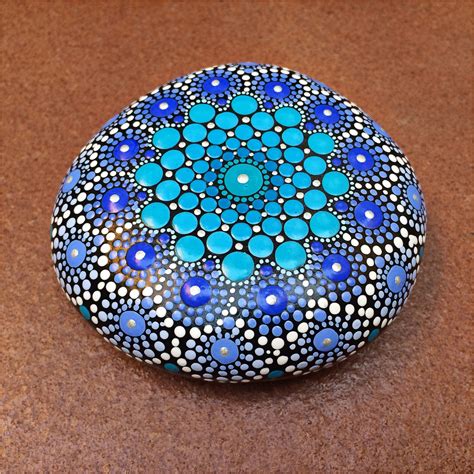 Mandala Stone Hand Painted | Mandala stones, Mandala, Mosaic rocks