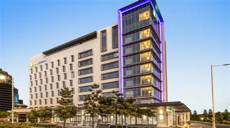 First Holiday Inn Express & Suites opens in Australia