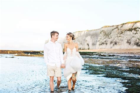 Botany Bay - An Elopement shoot with relaxed vibes - Vicinity Weddings