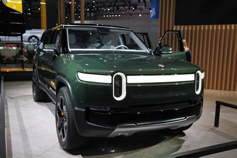 Rivian R1S Electric SUV: First Look - Autotrader